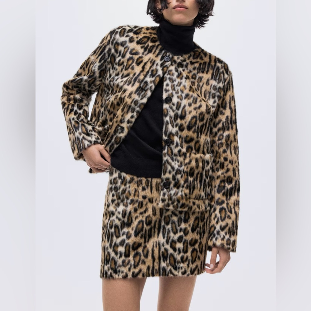 NWT H&M FUZZY LEOPARD PRINT MINI SKIRT